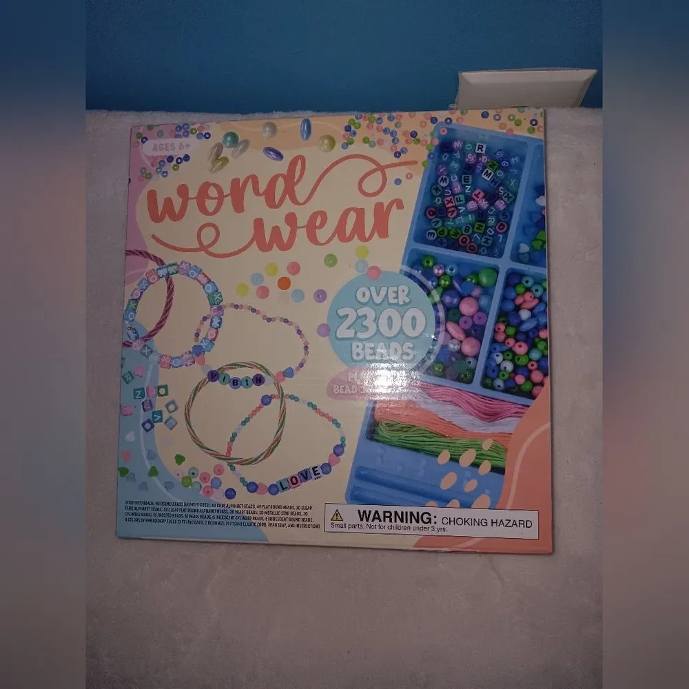 NWOT 2022 Gener8 LLC Word Wear 2300 Pc Beads Jewelry Making Kit